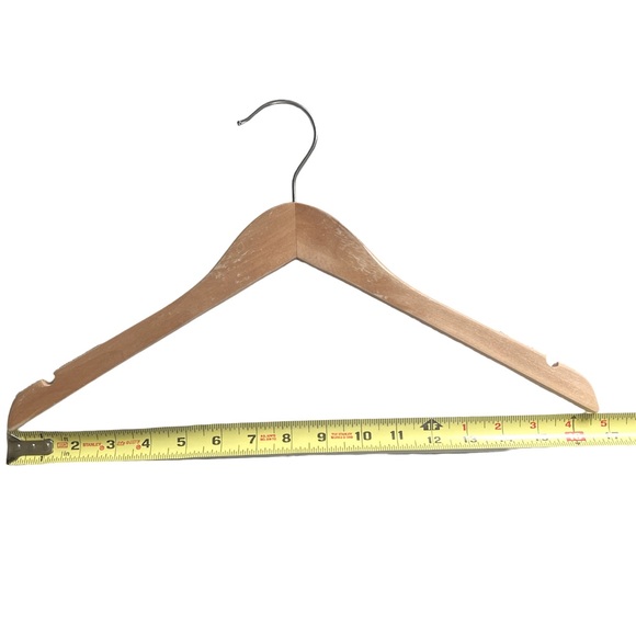 Bundle of 4 Wooden Hangers - Picture 4 of 4